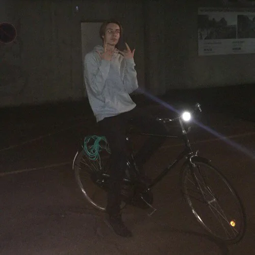 𝓈𝑜𝓅𝒽𝒾𝑒𝑒